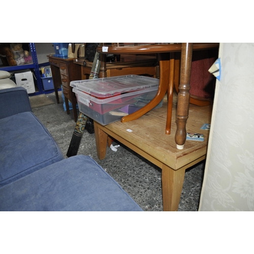 671 - PITCH PINE CHUNKY COFFEE TABLE