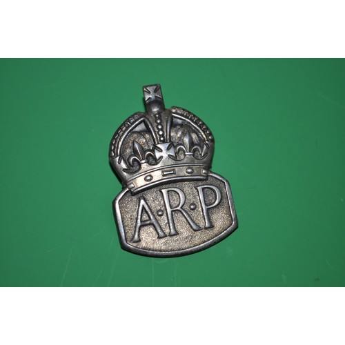 10 - 9.5G SILVER A.R.P BADGE  LONDON HALLMARKED