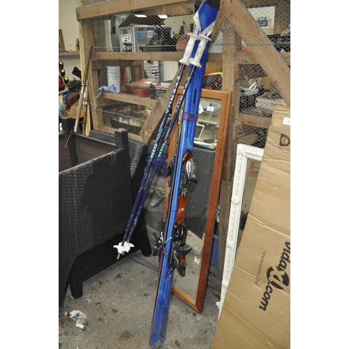 162 - SET OF SKIS AND SKI POLES