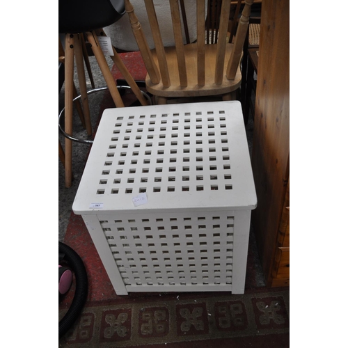 587 - LATTICE WHITE PAINTED STORAGE BOX