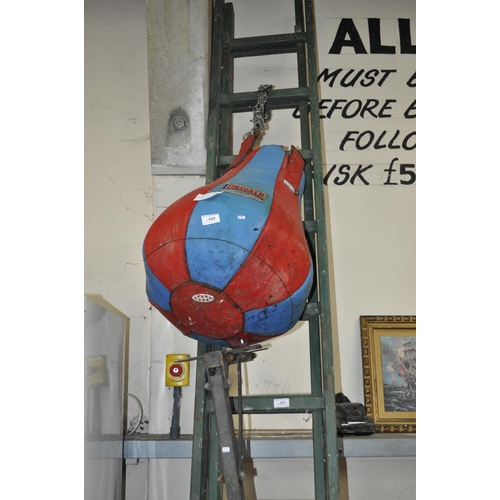 620 - LONSDALE PUNCH BAG WITH HANGER