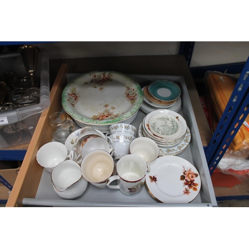 335 - LARGE DRAWER OF MIXED CHINA