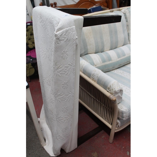 901 - WHITE TOPPED LONG STOOL