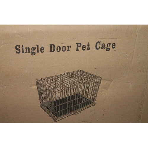 811 - BOXED SINGLE DOOR PET CAGE