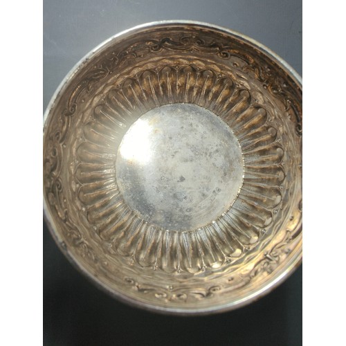 84 - HILLARD AND THOMPSON BIRMINGHAM 1890 SOLID SILVER BON BON DISH 57.8G     3.25 INCH  DIA X 1.75 INCH ... 