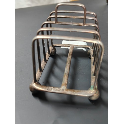 87 - SOLID SILVER 1901 SHEFFIELD TOAST RACK    DE GE MAKERS MARK 126.55G   GOOD SOLID COND