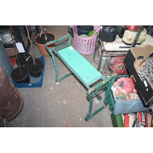 31 - GARDEN KNEELER