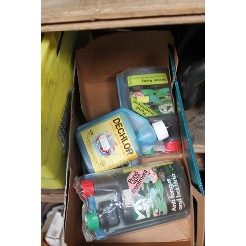 153 - BOX OF GARDEN PRODUCTS