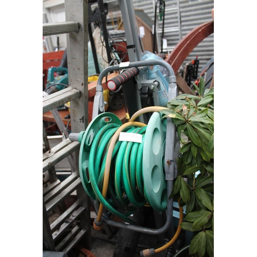 188 - GREEN HOSEPIPE ON HOSEREEL