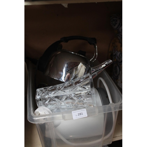 281 - BOX OF GLASSWARE AND KITCHEN ITEMS