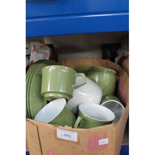 393 - BOX OF MELAWARE, CUPS, SAUCERS ETC