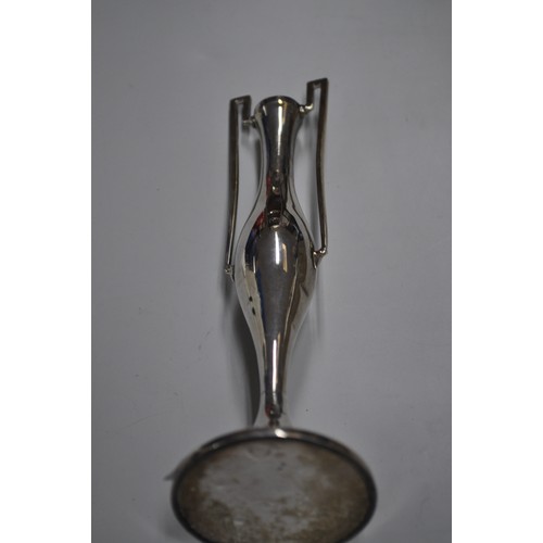 114 - 1907 HALLMARKED BIRMINGHAM SILVER DECO DESIGN BUD VASE WITH WEIGHTED BASE 200G
2.5 INCH BASE   9 INC... 