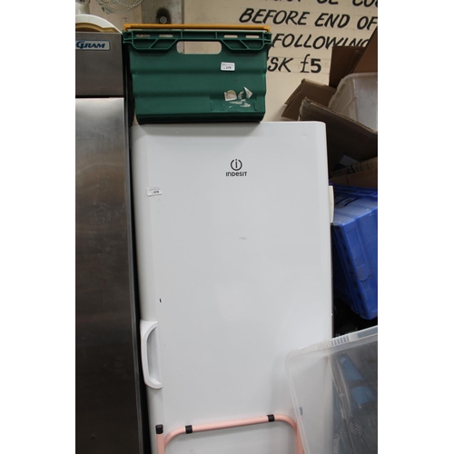 978 - INDESIT LARDER FREEZER