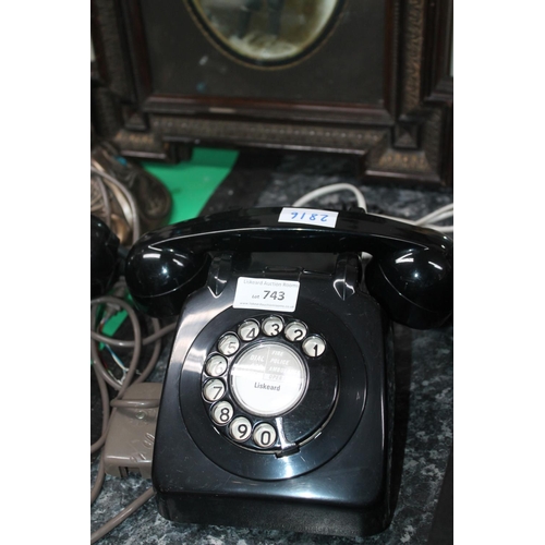 743 - BLACK VINTAGE ROTARY TELEPHONE