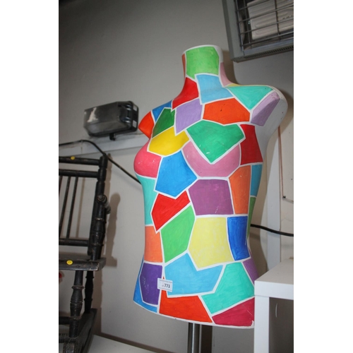 773 - COLOURFUL TABLETOP RISE AND FALL MANNEQUIN