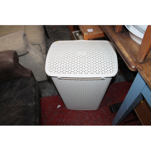 816 - WHITE LATTICE BATHROOM/LAUNDRY BIN