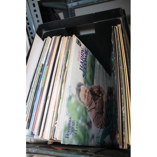 369 - LARGE QUANTITY OF MIXED RECORDS