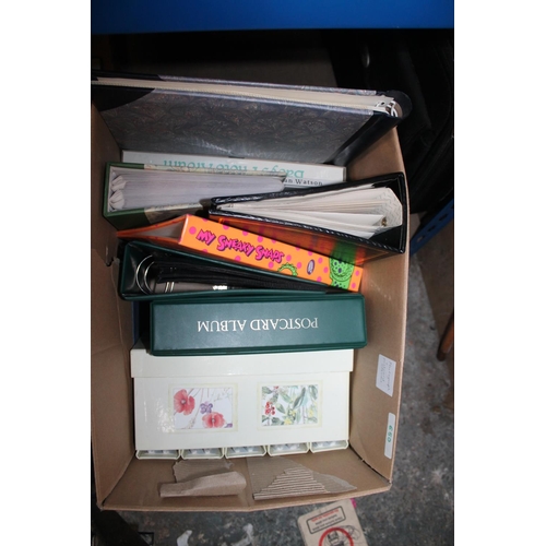 476 - SELECTION OF PHOTO AND POSTCARD ALBUMS ETC