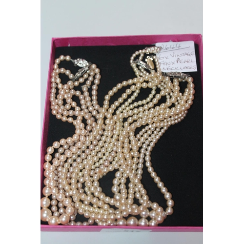 517 - 6 X VINTAGE FAUX PEARL NECKLACES