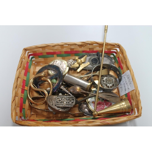 538 - BASKET OF ASSORTED METALWARE ETC