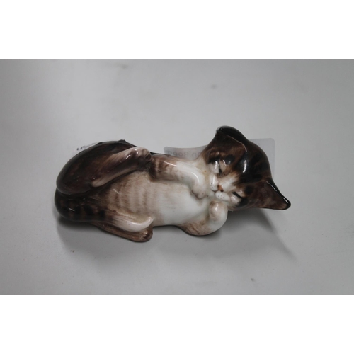 544 - ROYAL DOULTON SLEEPING KITTEN FIGURE