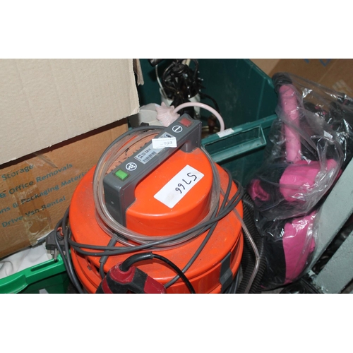 993 - VAX WET AND DRY VACUUM CLEANER