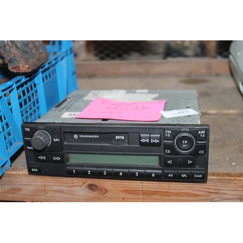 121 - BLAUPLUNT VW RADIO CASSETTE PLAYER, GOOD WORKING ORDER