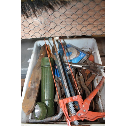 124 - BOX OF VARIOUS TOOLS