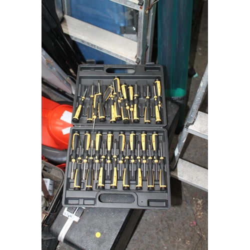 135 - MICRO-TIPPED SCREWDRIVER SET