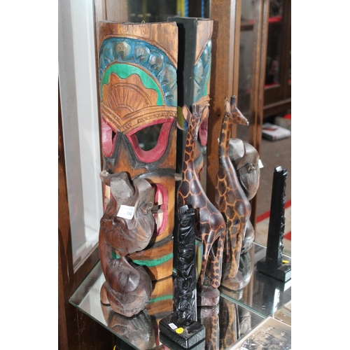 564 - 4 X ETHNIC TREEN ITEMS