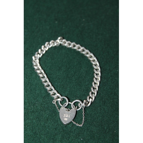 568 - 925 SILVER 23G CHUNKY PADLOCK BRACELET