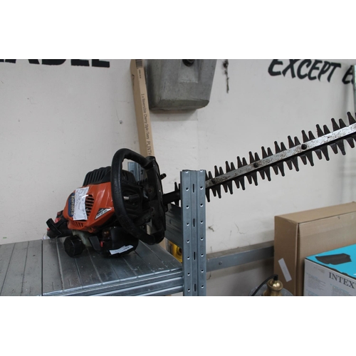 83 - TANAKA THT 22 500MM HEDGE TRIMMER, PETROL ENGINE, GOOD WORKING ORDER