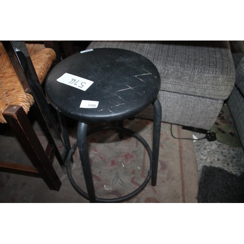 1028 - METAL BLACK TOPPED STOOL