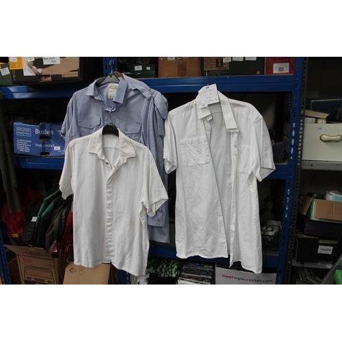 486 - 5 X SHORT-SLEEVED SHIRTS (3 X BLUE AND 2 X WHITE) 17