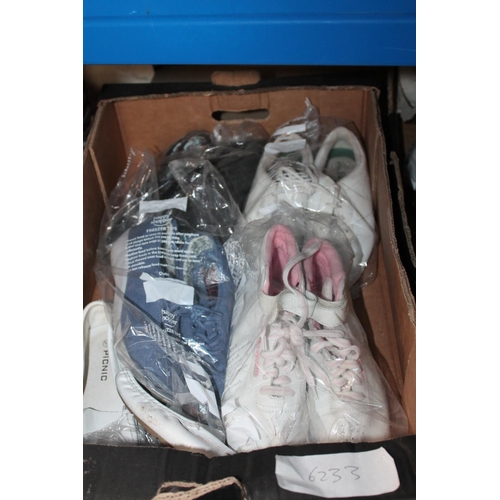 510 - BOX OF CHILDRENS TRAINERS (ASSORTED SIZES)