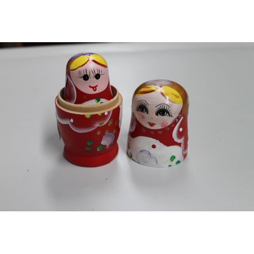 610 - SET OF 5 RUSSIAN DOLLS