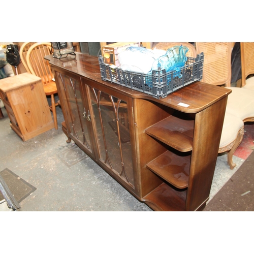 723 - MAHOGANY 2 DOOR DISPLAY CABINET