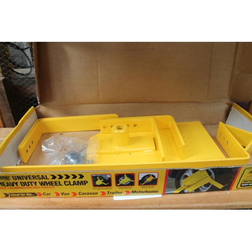 245 - BOXED WHEEL CLAMP  WITH KEY