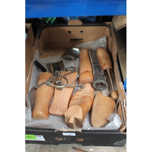 309 - BOX OF VINTAGE SHOE STRETCHERS AND BOOT STRETCHERS