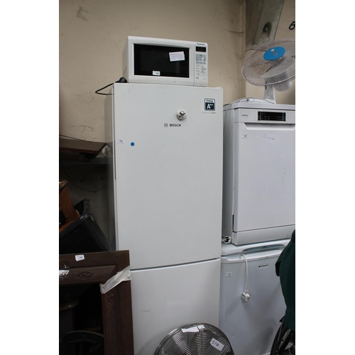 702 - BOSCH FRIDGE FREEZER