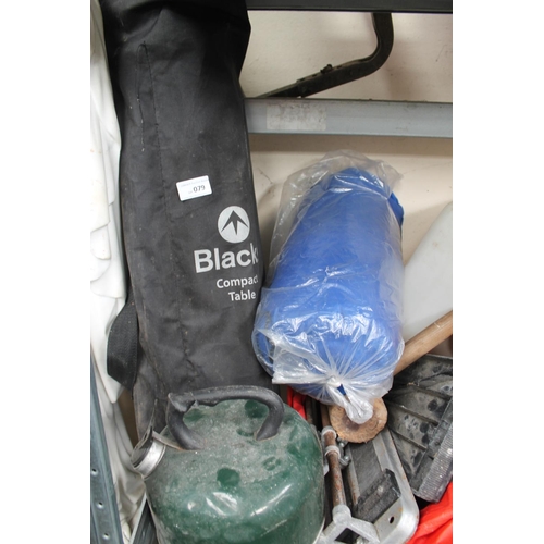 79 - BLACK COMPACT TABLE AND SLEEPING BAG