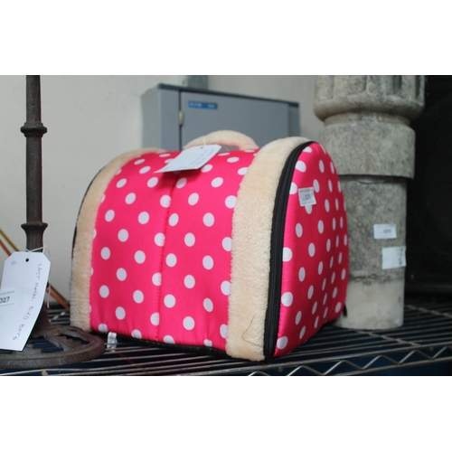 28 - WASHABLE CAT CARRIER (CAN BE UNZIPPED AT BOTH ENDS)