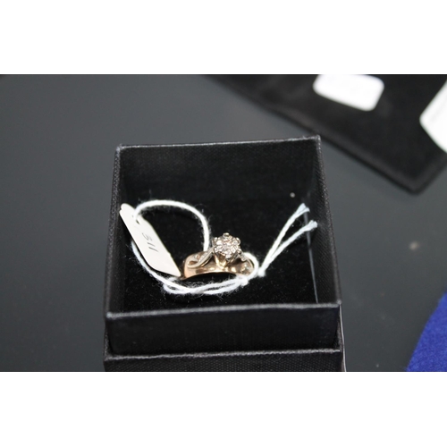 9CT GOLD AND DIAMOND SOUTH AFRICA PRETORIA RING. SIZE M