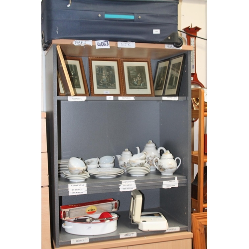 644 - GREY SHELF UNIT WITH BEECHWOOD 2 DOOR CABINET