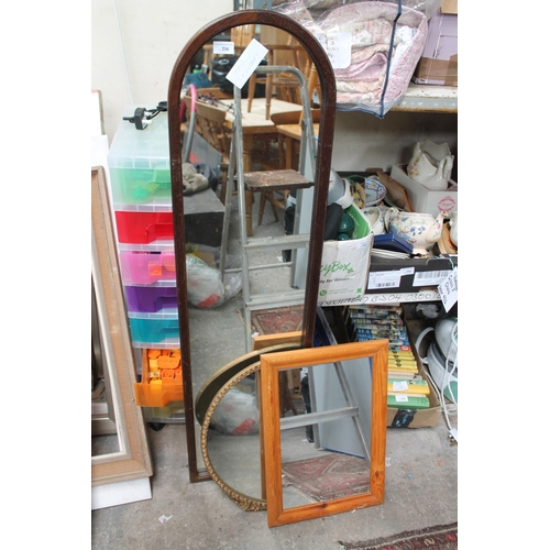 256 - 3 X ASSORTED MIRRORS (1 X MAHOGANY, 1 X PINE AND 1 X GILT)