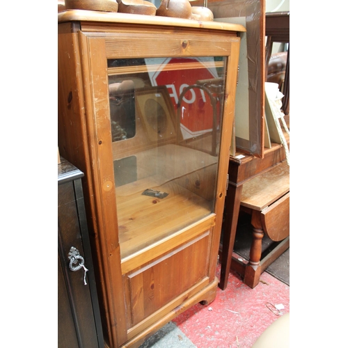 602 - GLAZED BEDROOM CABINET