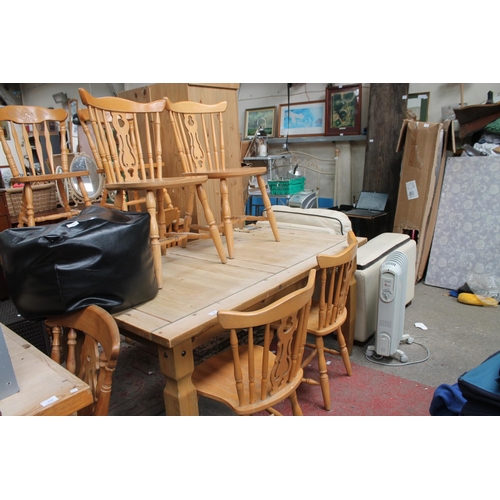 758 - LARGE PINE KITCHEN TABLE AND 4 X SPLAT BACK CHAIRS