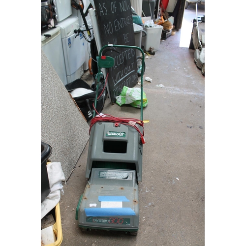 759 - QUALCAST ELECTRIC LAWNMOWER (NEEDS NEW BLADE)