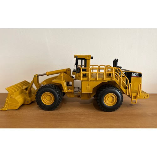 3 - NORSCOT CAT 992G WHEEL LOADER 55115,
DIE CAST, 1:50,
BOXED, GREAT CONDITION