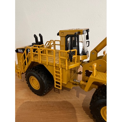 3 - NORSCOT CAT 992G WHEEL LOADER 55115,
DIE CAST, 1:50,
BOXED, GREAT CONDITION